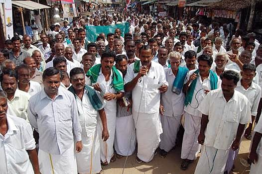 நெல் குவிண்டாலுக்கு ரூ.3 ஆயிரம் வழங்கக் கோரி விவசாயிகள் ஆர்ப்பாட்டம்!